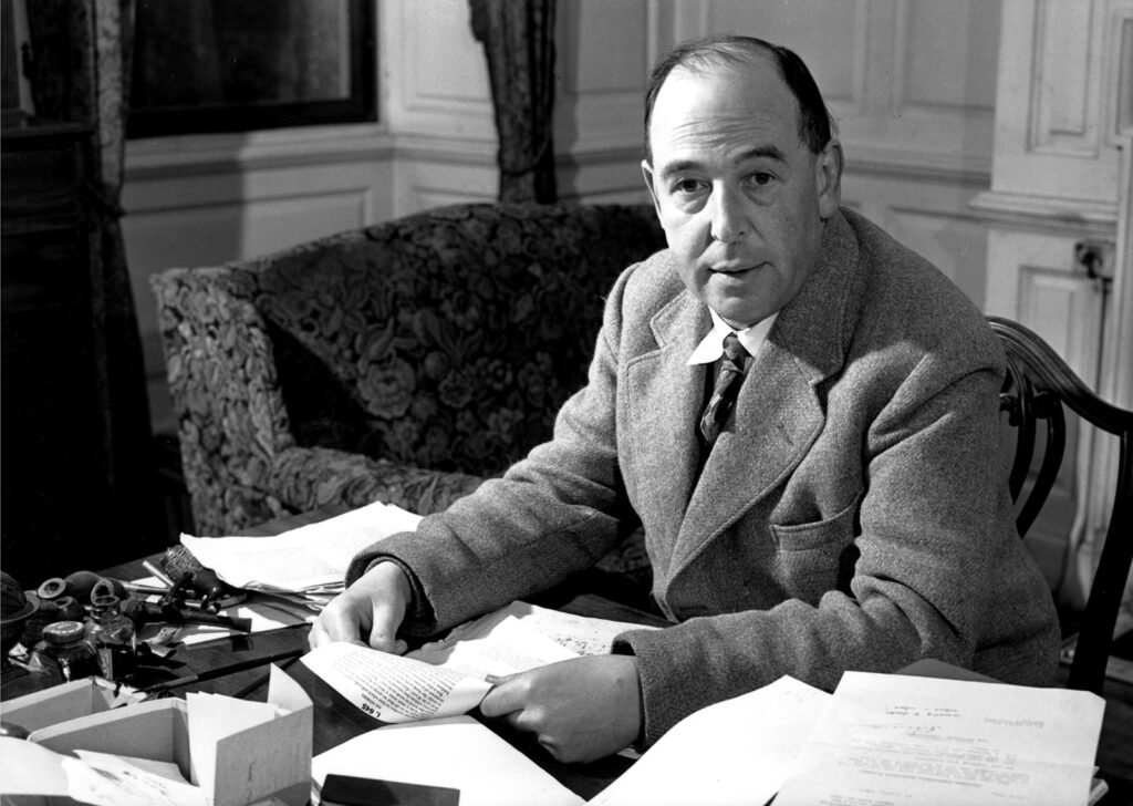 C. S. Lewis Compares 1984 and Animal Farm image